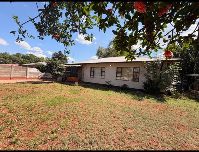 3 BEDROOM HOUSE FOR SALE IN VANDERBIJLPARK CW 1